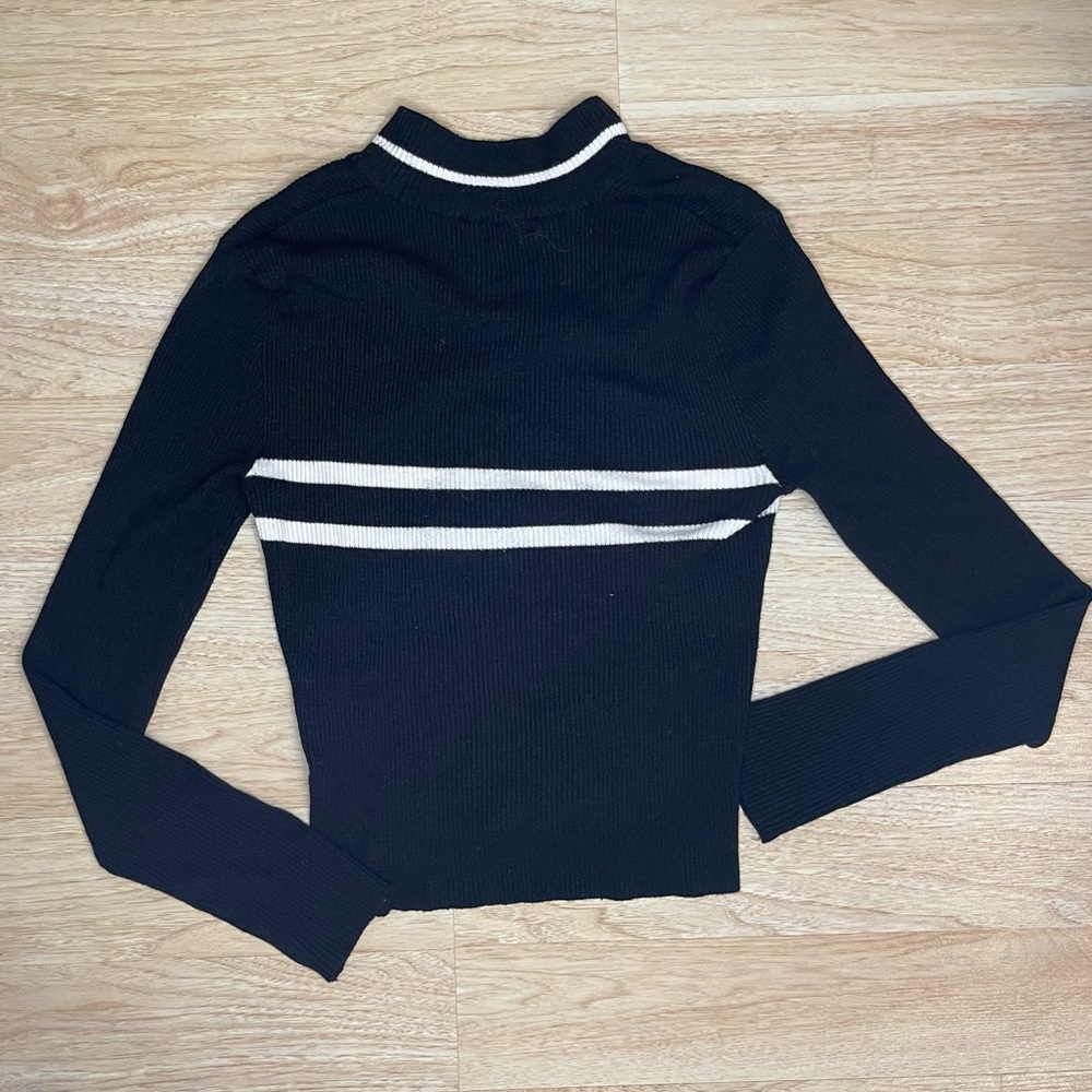 Cropped Quarter Zip - Picture 3 of 4
